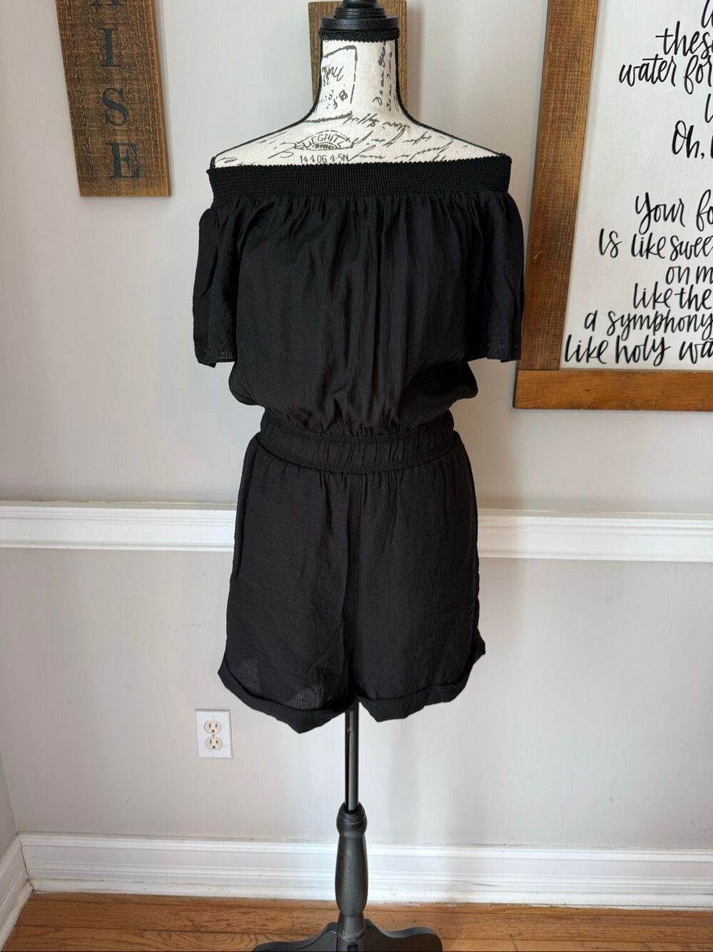 Jucy Judy Women’s Lightweight Off The Shoulder Smocked Romper Black Size XS TALL
